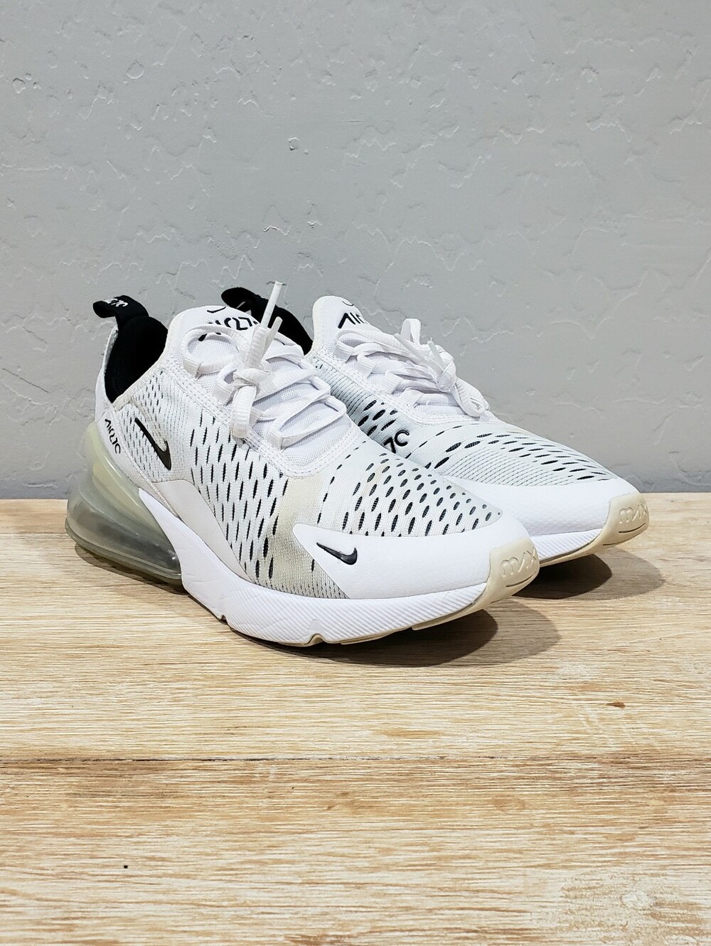 NIKE Air Max 270 Women's Athleisure Sneakers (7.5) White/Black - Picture 3 of 10